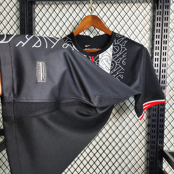 Maillot 24/25 Angleterre « Burberry » Concept