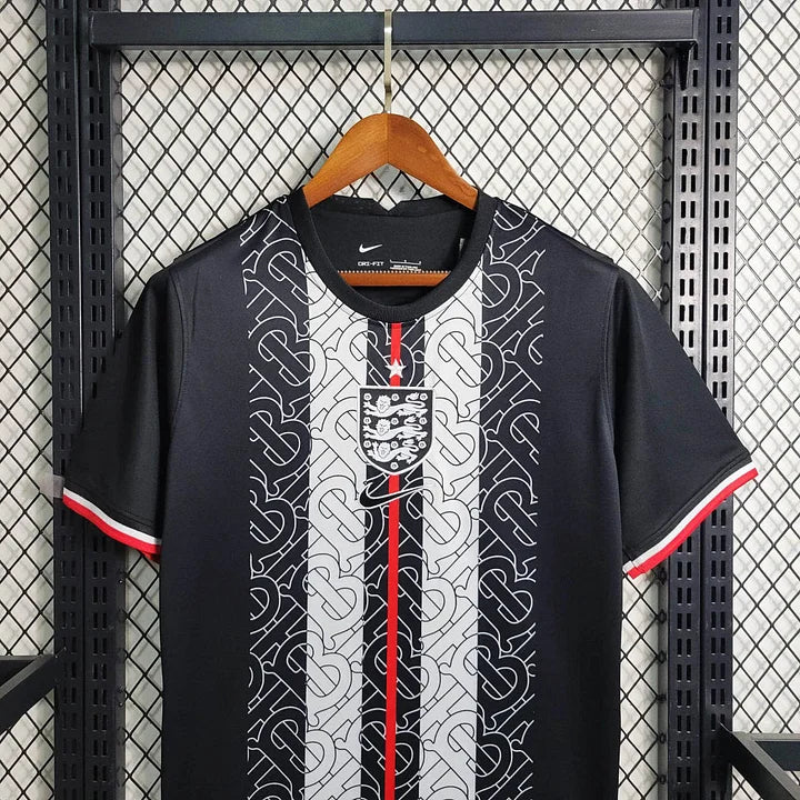 Maillot 24/25 Angleterre « Burberry » Concept