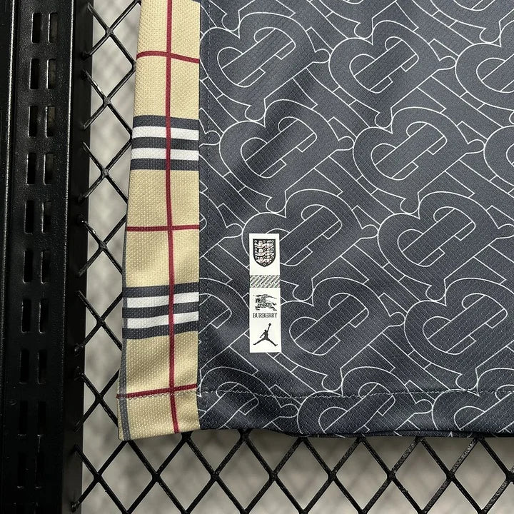 Maillot 24/25 Angleterre « Burberry » Concept