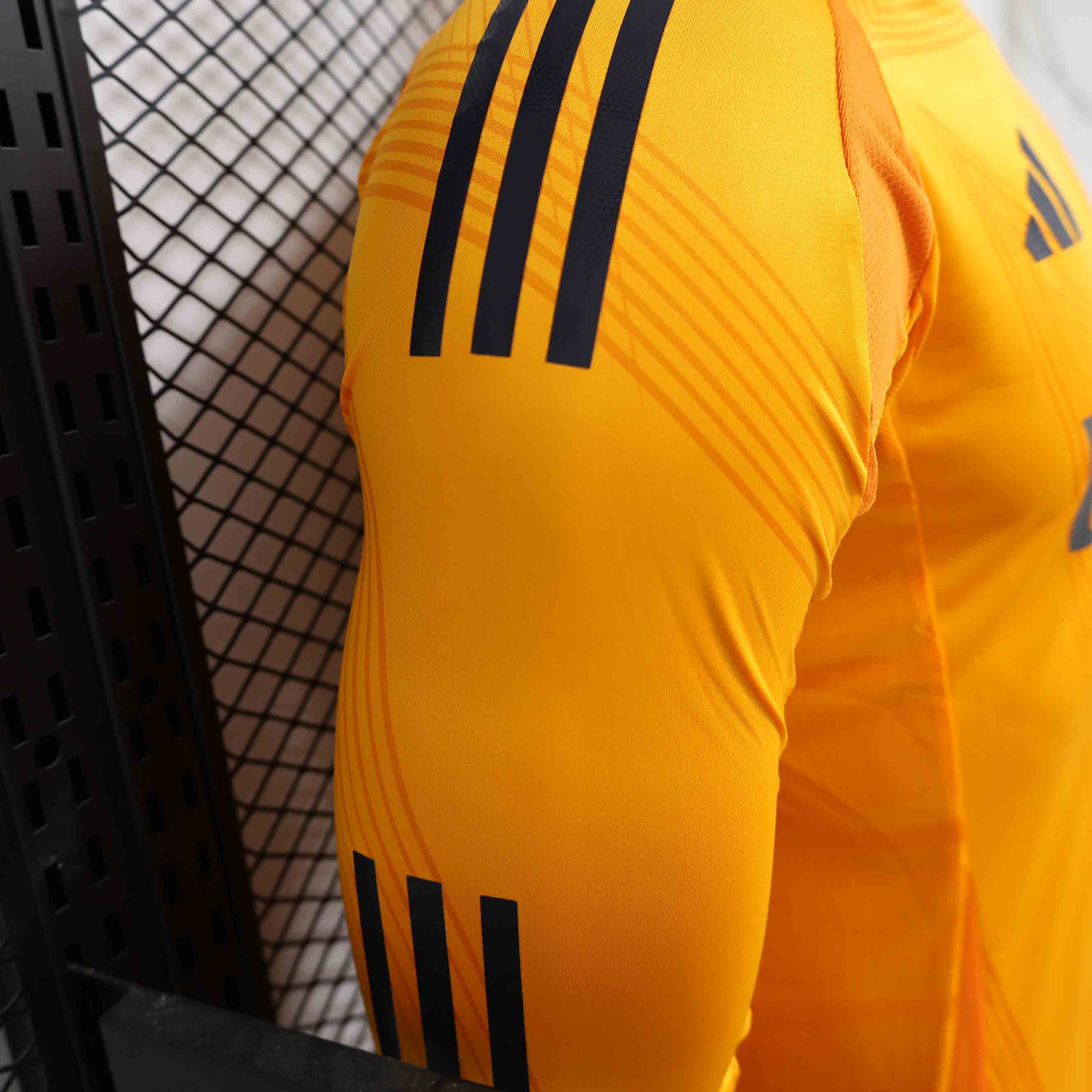 Maillot 24/25 Real Madrid Manches Longues